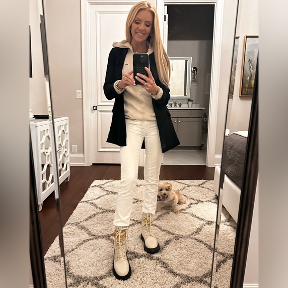 Meet your Posher, Heather - Picture 15 of 17